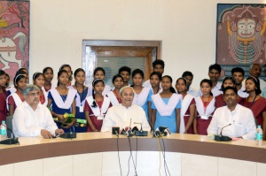Naveen Patnaik felicitates Dongria Kondh Students 