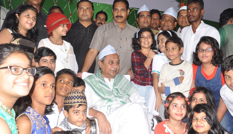 Naveen Patnaik attends Iftar