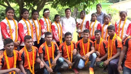Dr. Samanta felicitates KISS students for lifting National Club Rugby trophy