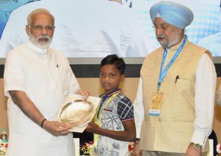 PM awards Odisha boy for painting on Swachh Bharat