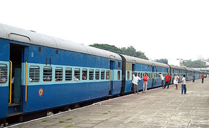 RANCHI : 3 साल बाद साकी से फिर शुरू हो गया पैसेंजर ट्रेन का परिचालन, हटिया तक… RANCHI: After 3 years, passenger train operations started again from Saki, up to Hatia…