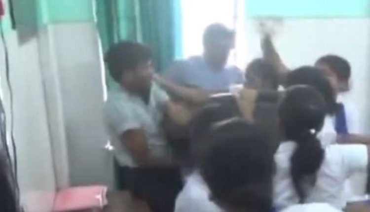 Bihar Bihar Nursing students thrash doctor