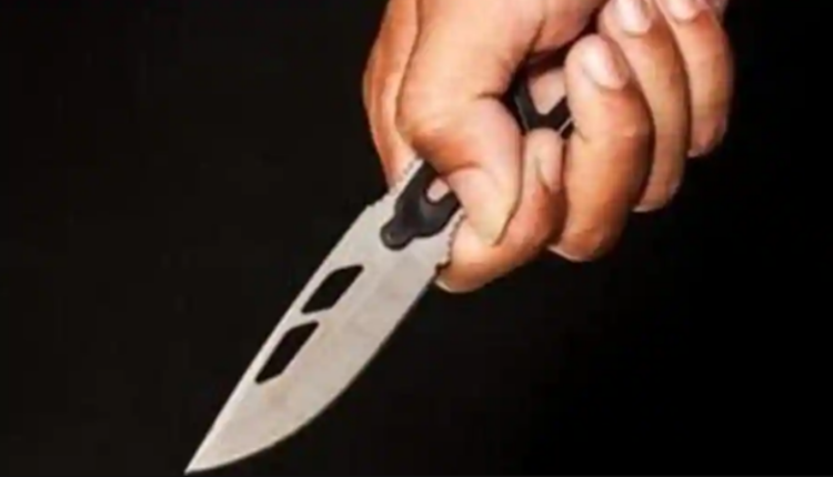 Man stabbed robbed in delhi