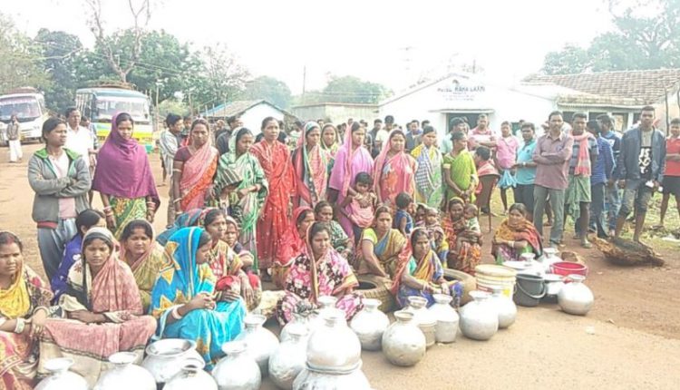 Women Block Road Over Drinking Water Crisis In Keonjhar