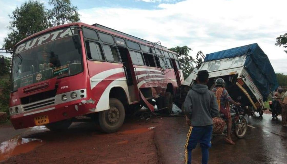 6 Injured In Bus-Truck Collision In Odisha’s Nabarangpur