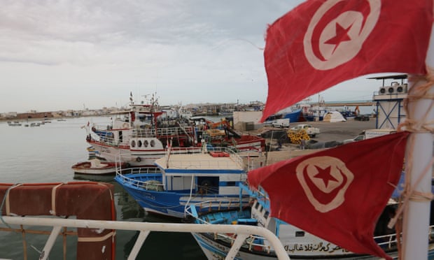 Migrant boat with 86 on board sinks off Tunisia, 4 rescued