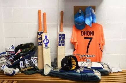 Dhoni's complete gear in India'a away gear