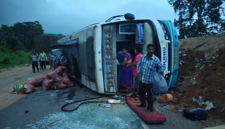More than 17 injured in bus accident in Odisha