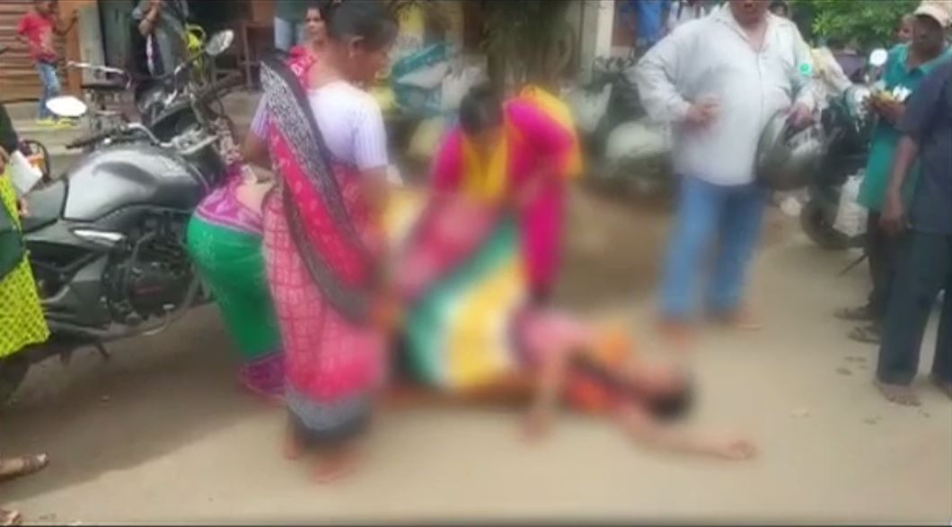 Doctor Turns Messiah For Pregnant Woman Who Delivered Baby On Roadside In Odisha