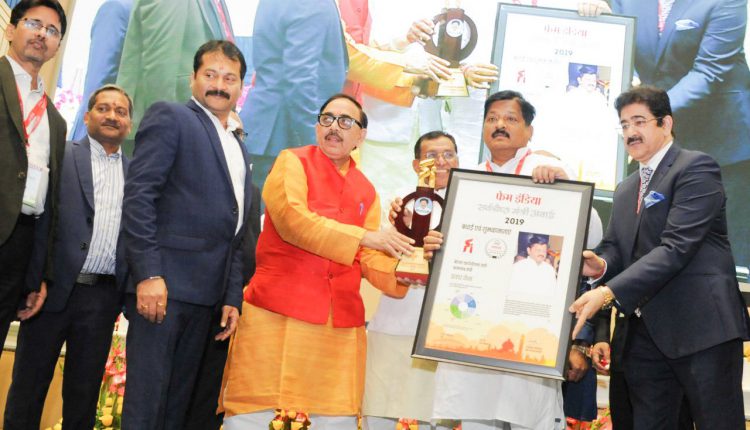Odisha Minister Pratap Jena Receives Fame India Best Minister Award