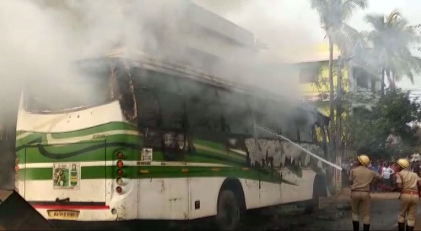 Bus catches fire in Pipili