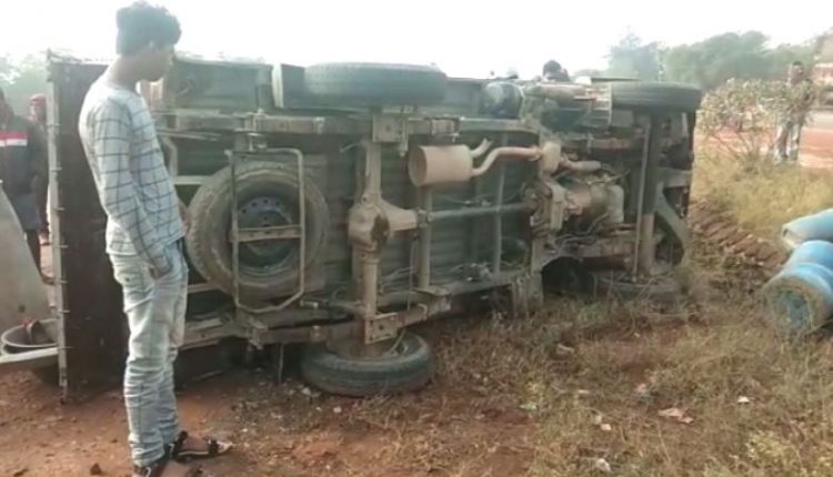 Over 15 labourers injured as pic-up van overturns in Balasore