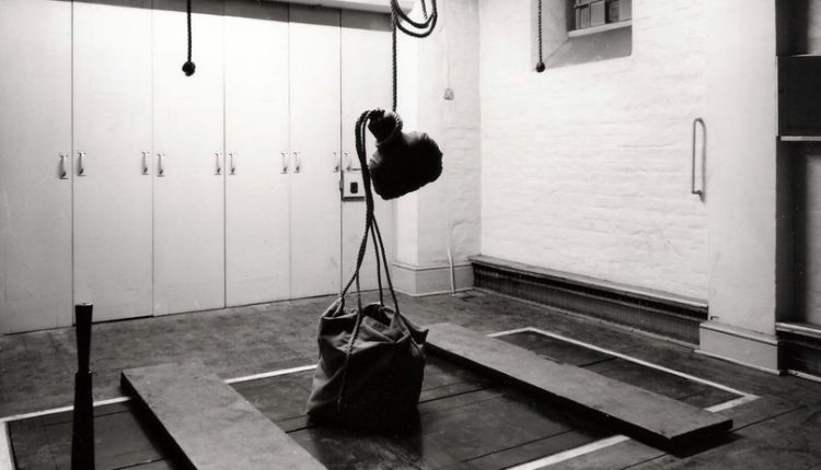 Women execution room