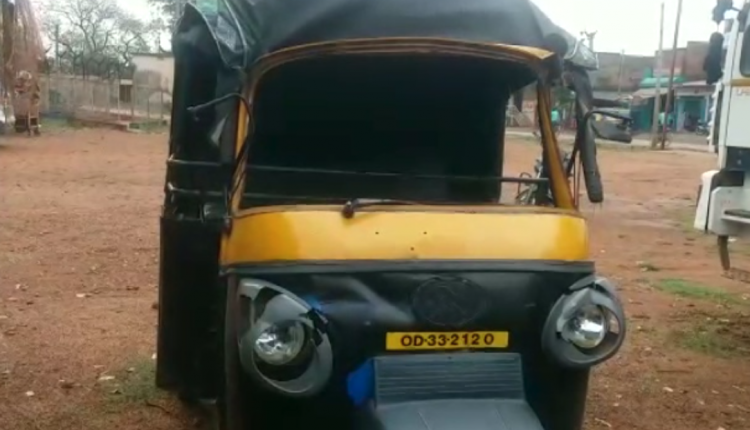 Three students injured as truck hits autorickshaw in Odisha’s Kamakhyanagar