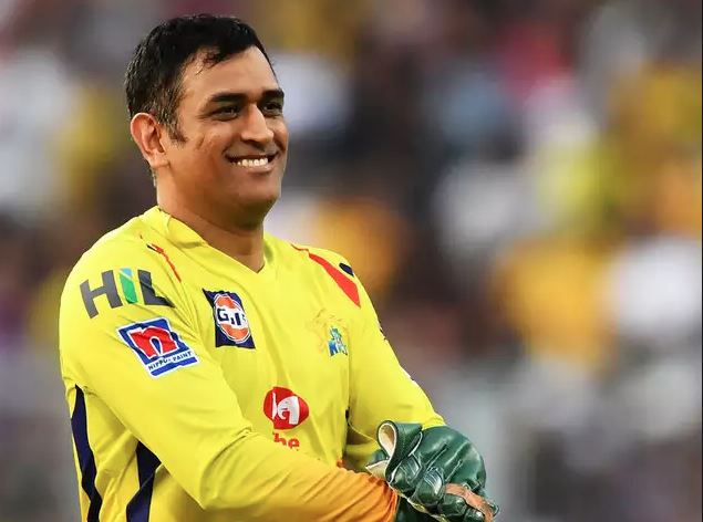 Dhoni's new hairstyle surprise fans, see photos