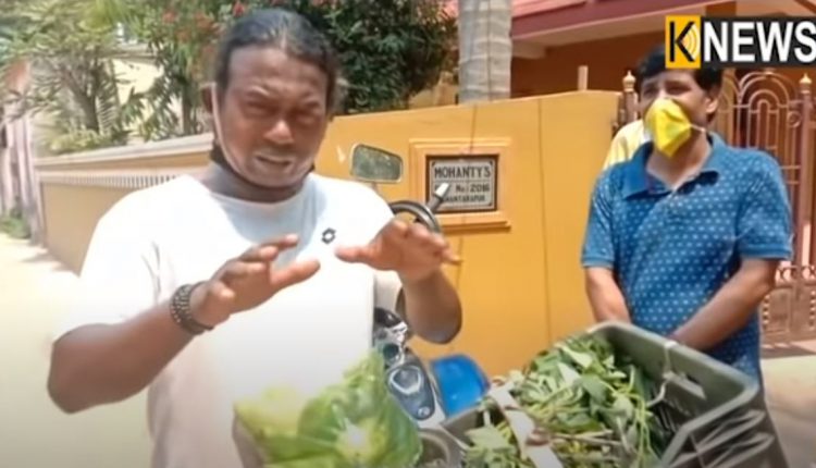 Odia comedian Ravi Kumar sells vegetable during lock down