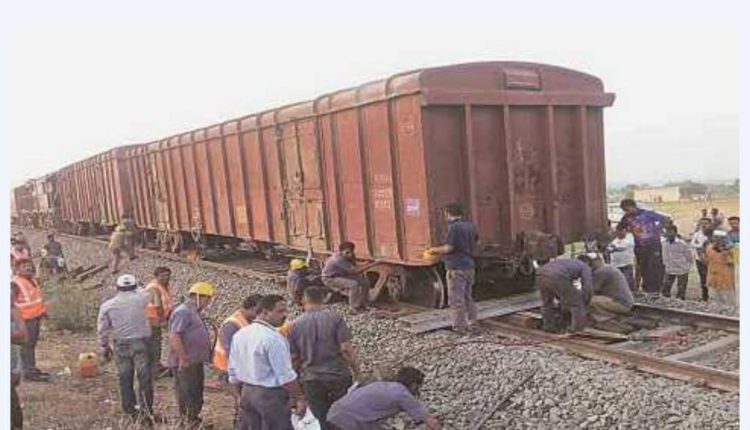 Maharashtra train accident deaths