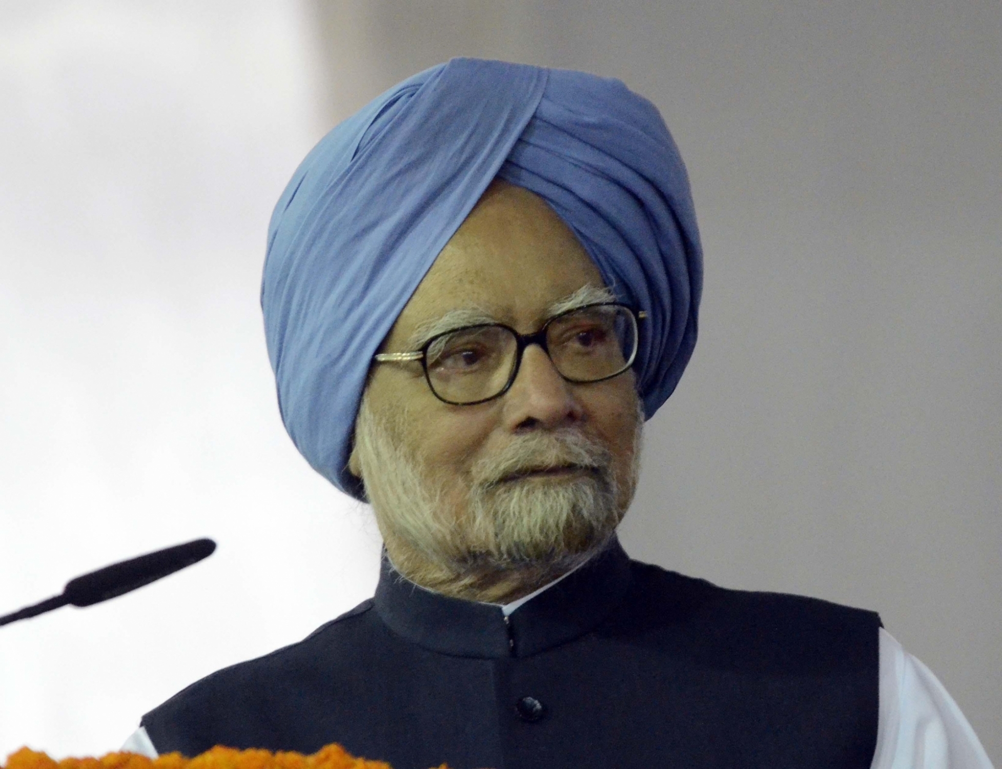 Manmohan Singh announces retirement