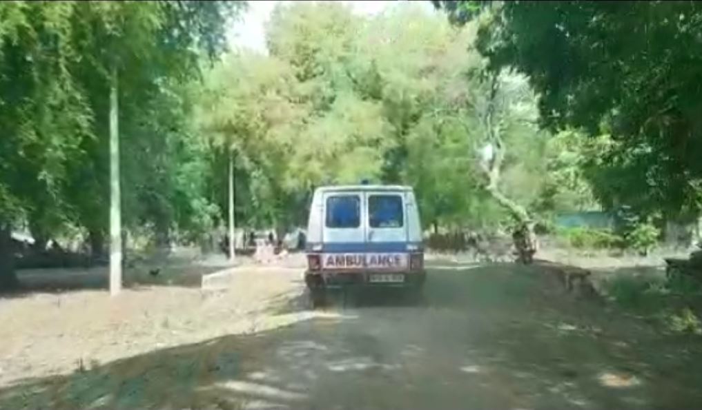 Ambulance carrying body of a migrant worker stopped from entering Odisha