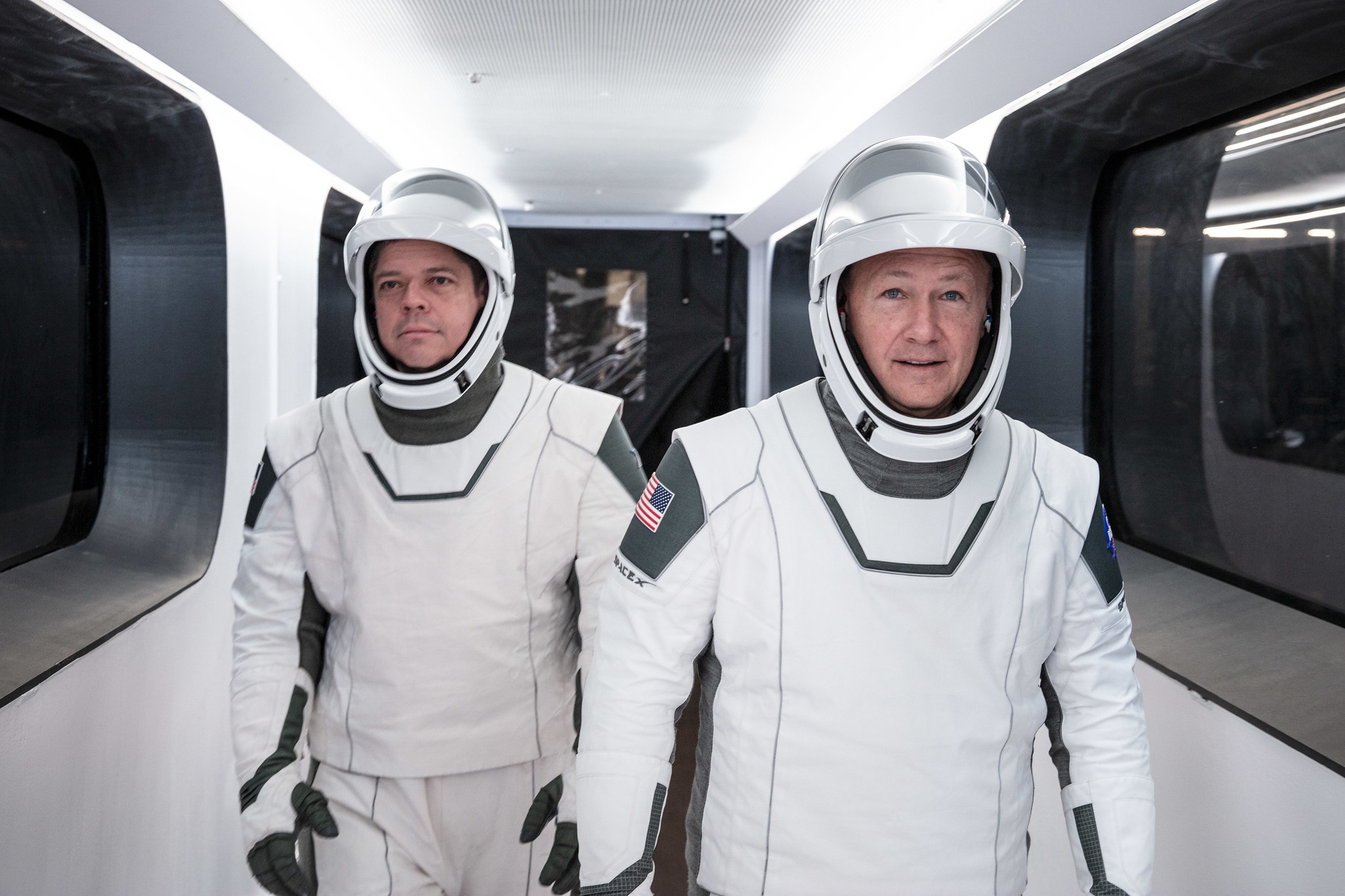 NASA astronauts enter quarantine