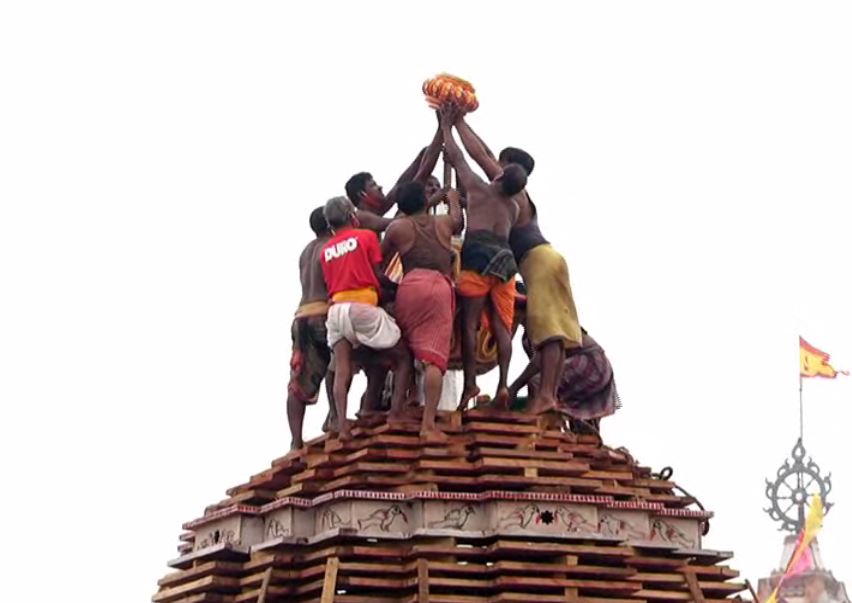 construction of chariot in Puri Odisha photos