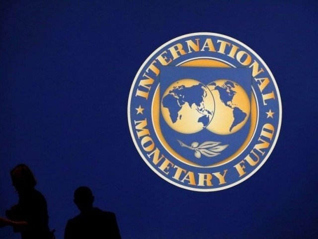 IMF urges Pakistan to freeze govt salaries