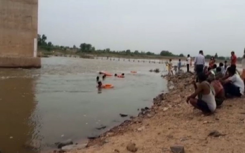 Minor girl swept away in Brahmani River