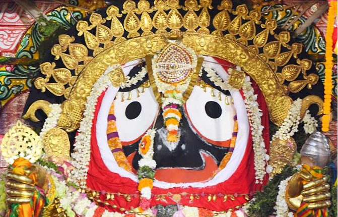 Suna Besha of Lord Jagannath, Lord Balabhadra, Devi Subhadra in Puri of  Odisha: In pics
