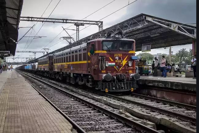 7 special trains ECoR to run