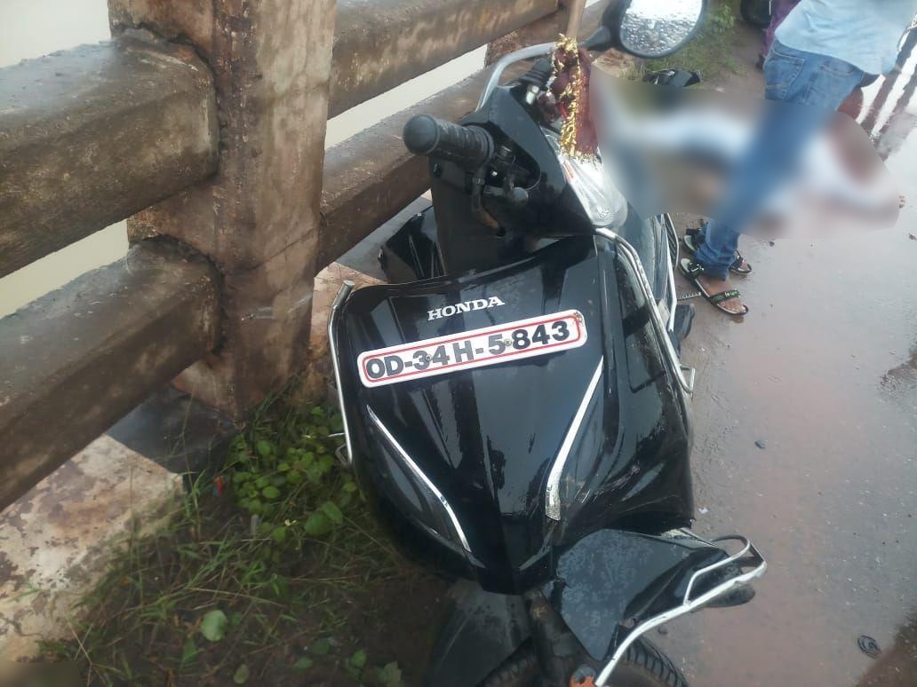 youth killed in Jajpur road accident