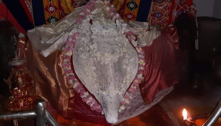 Dhabalmukhi besha of Goddess Samaleswari