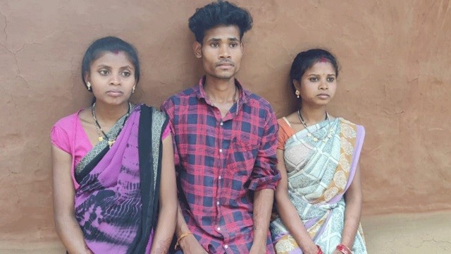 chhattisgarh man marries both girlfriends