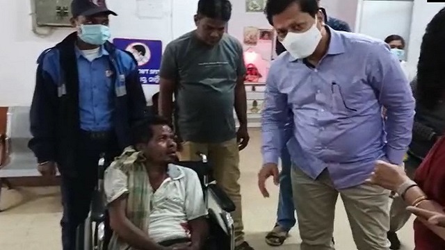 Good Samaritan Nabarangpur Collector Rescues, Admits Accident Victims At Hospital