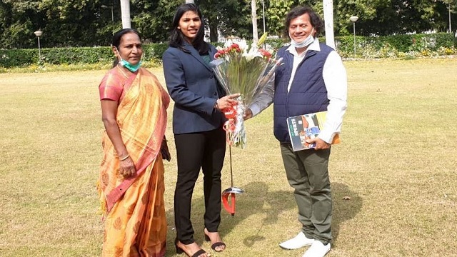 First Ever Indian Fencer To Qualify For Olympics Bhavani Devi Meets Dr Achyuta Samanta