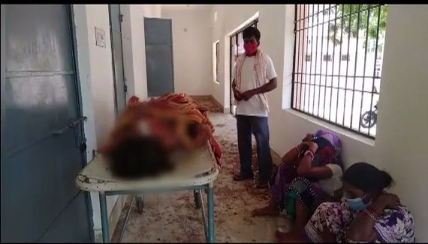 minor girls die of snakebite odisha