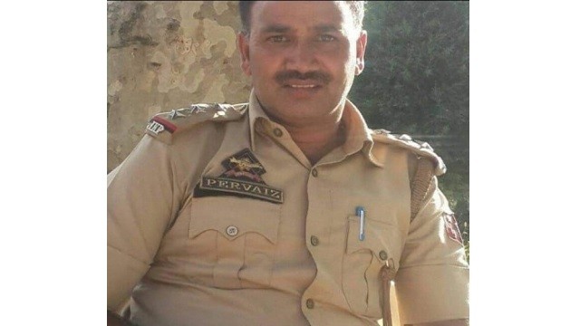 terrorists shot police officer in srinagar