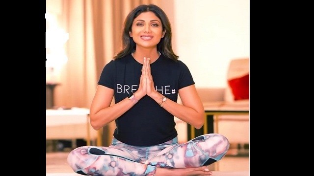 Shilpa Shetty yoga