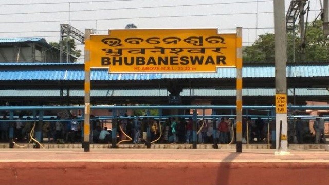 ganja seized in bhubaneswar railway station