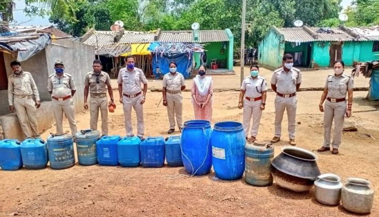 3000 liters of illicit country liquor destroyed in Odisha