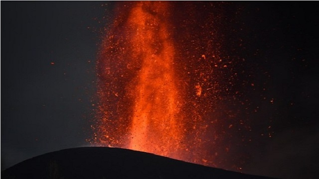 volcano eruption in spanish island