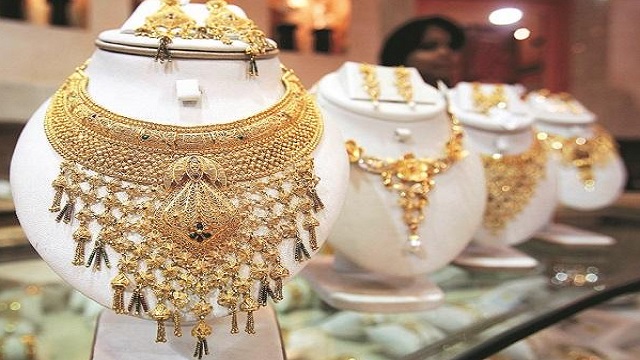 Gold price in India decreases