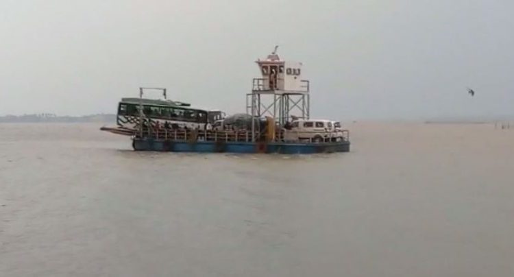 Vessel plying between Satpada Jhanikuda