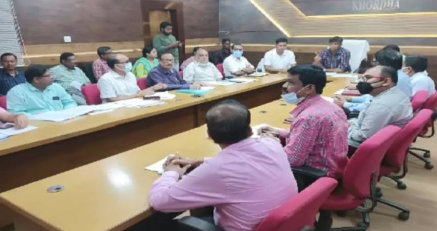 Collector reviews flood situation in Khordha