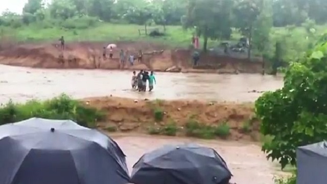 Odisha: Medical team unable to reach village due to heavy rains in Nabarangpur