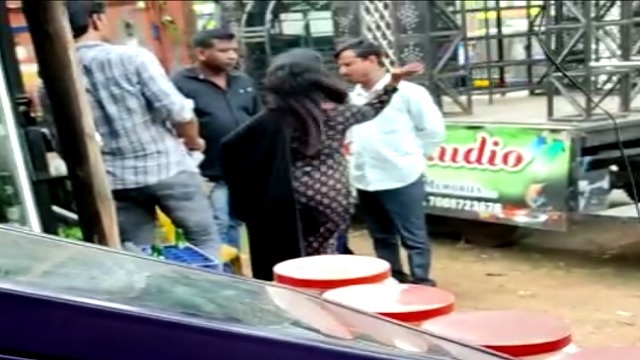 Odisha: Woman thrashes man for sending her obscene videos