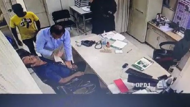 doctor saves man having heart attack