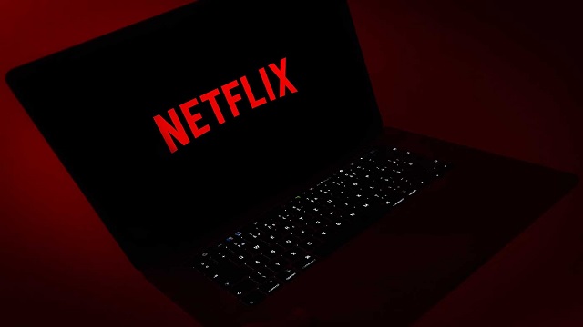 Netflix lowers subscription