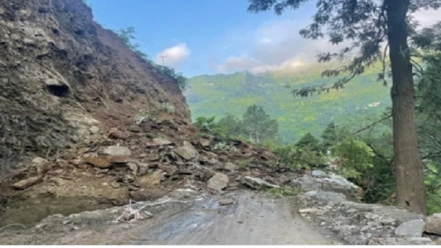 4 feared dead, 6 injured in Jammu & Kashmir landslide