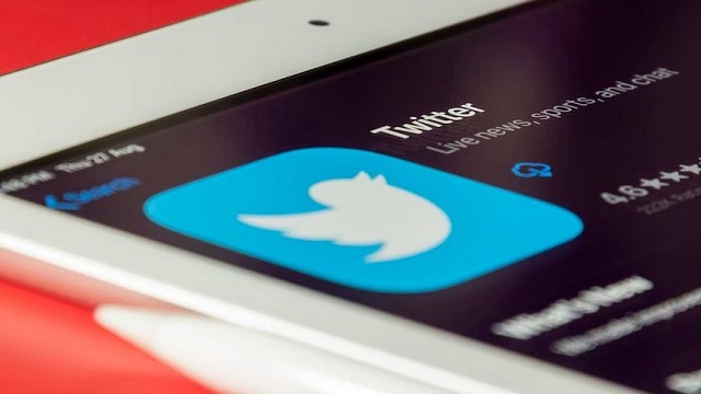 Twitter bans accounts