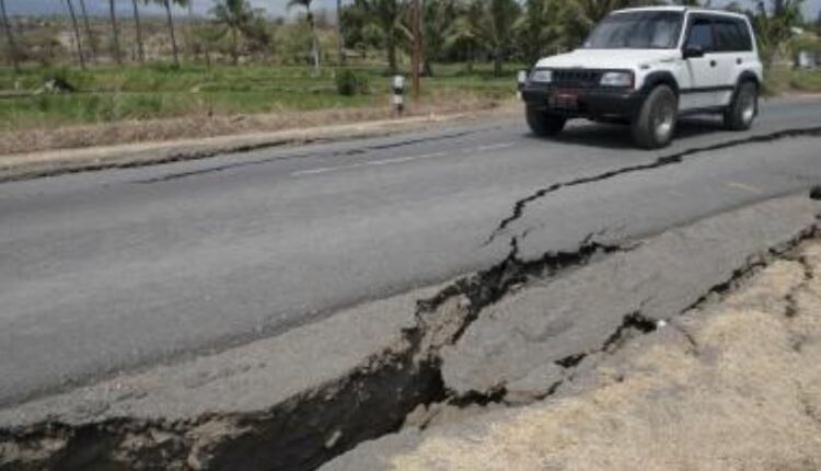 162 killed as quake jolts Indonesia